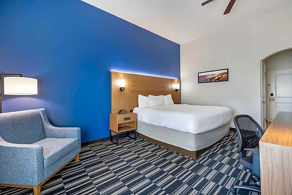 La Quinta Inn & Suites by Wyndham Alvin