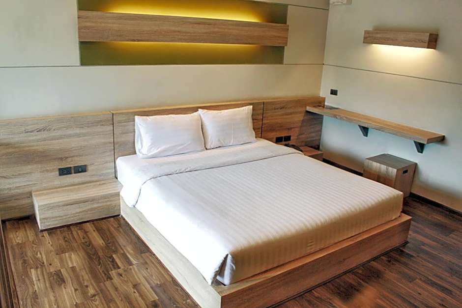 The Zenith Residence Hotel (SHA Extra Plus)