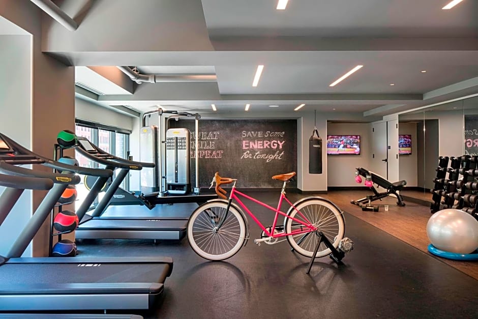 Moxy by Marriott Chicago Downtown