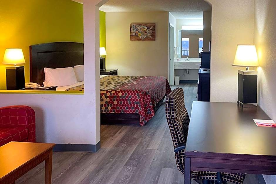 Econo Lodge Inn & Suites Sweetwater I-20