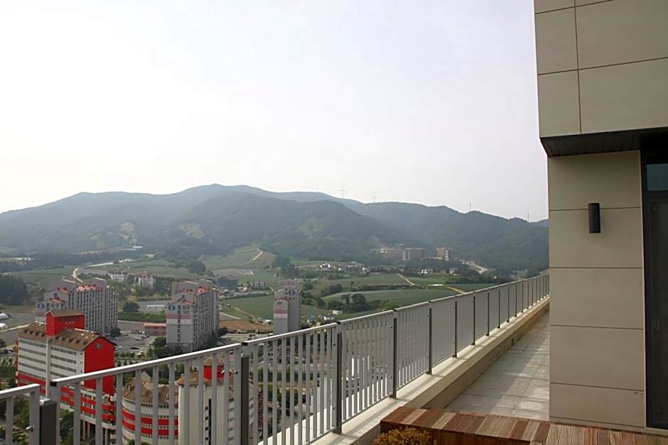 AM Hotel