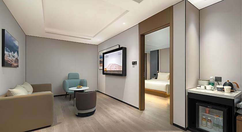 Atour Hotel Qidong Phoenix Hui Renmin West Road