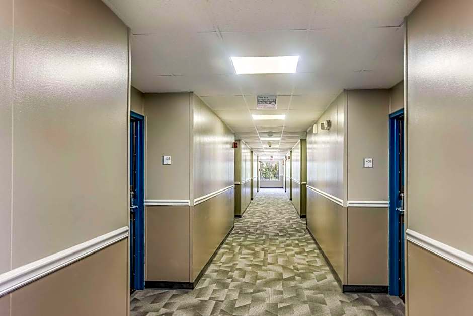 Econo Lodge Garden City - Savannah