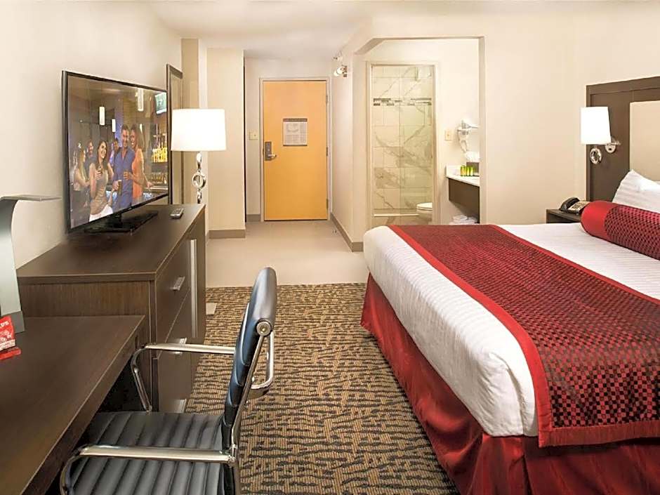 The STRAT Hotel, Casino & Tower