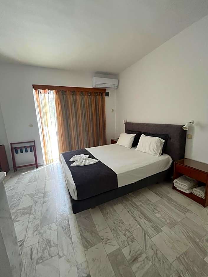 Vlycha Beach Apartments