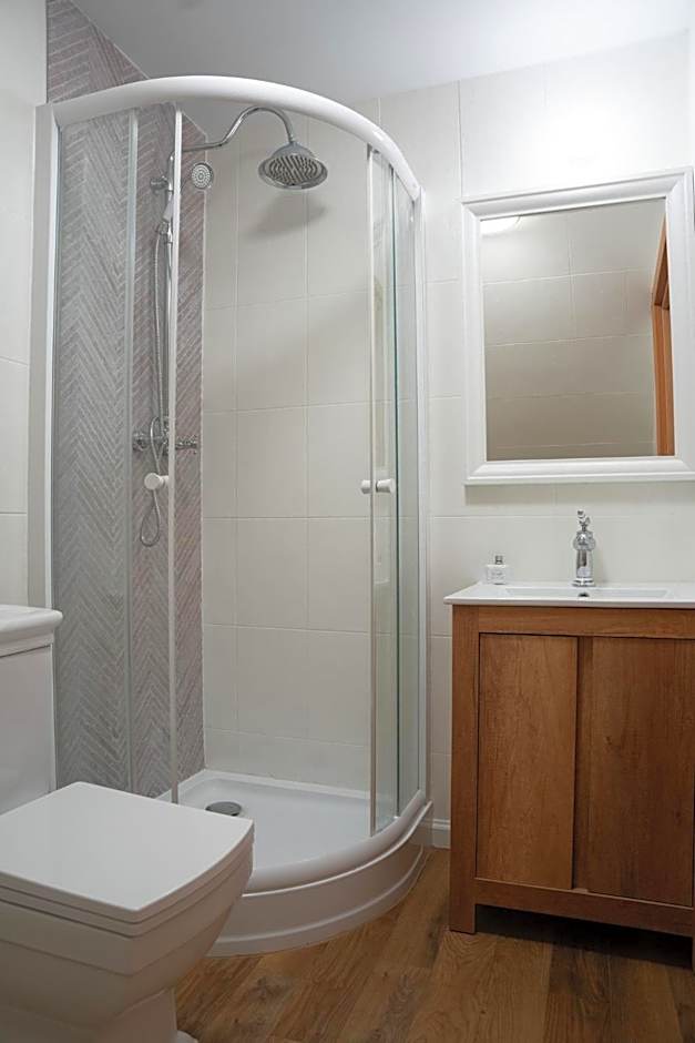 Pałac Ostoja - pokoje gościnne