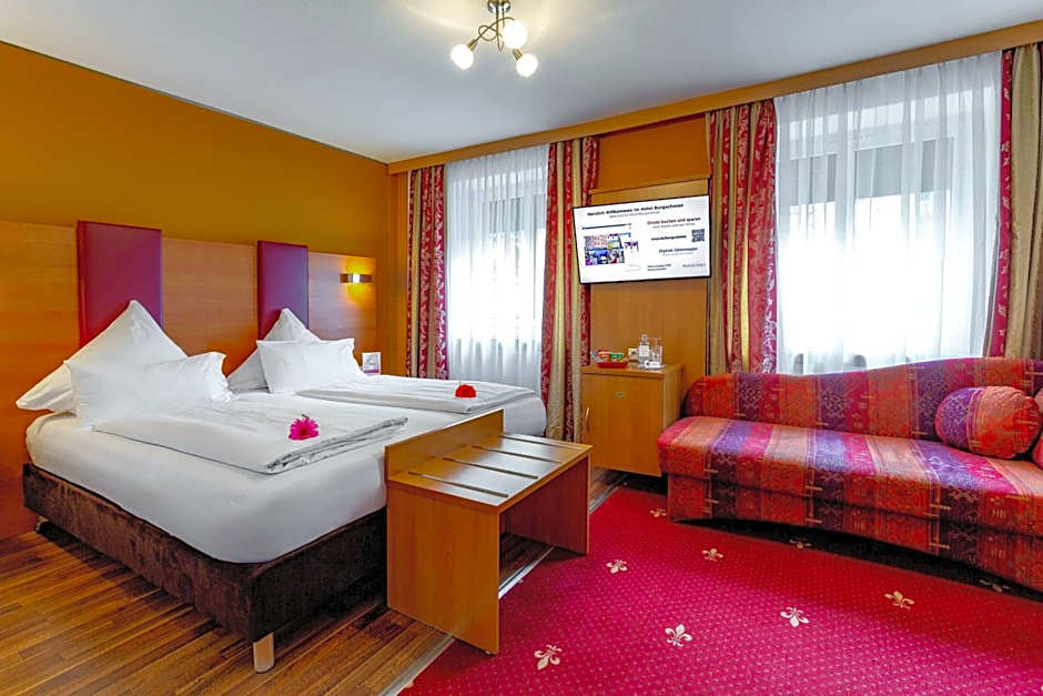 Tiptop Hotel Burgschmiet Garni