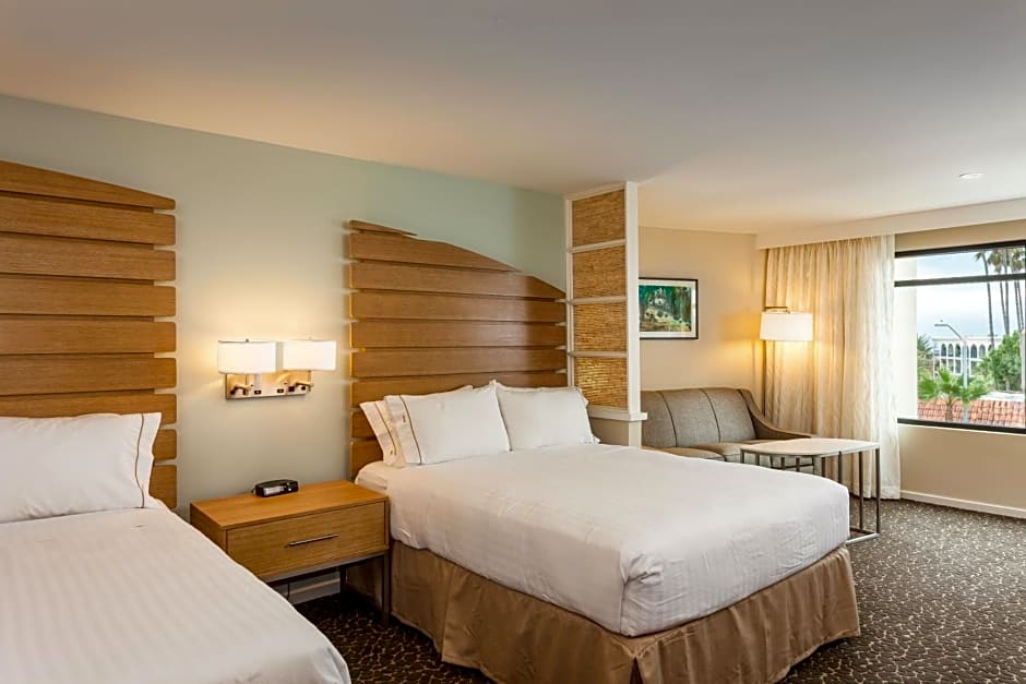 Holiday Inn Express and Suites La Jolla - Windansea Beach