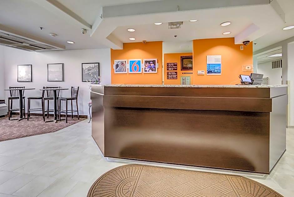 Motel 6 Sutherlin, OR - I-5