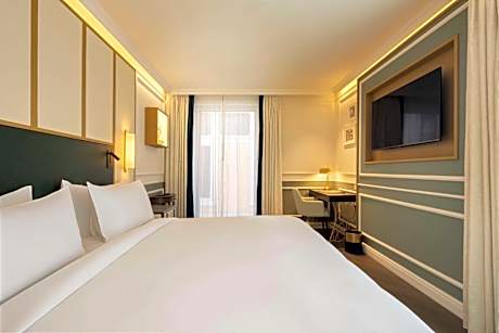 Premium Corner King Room