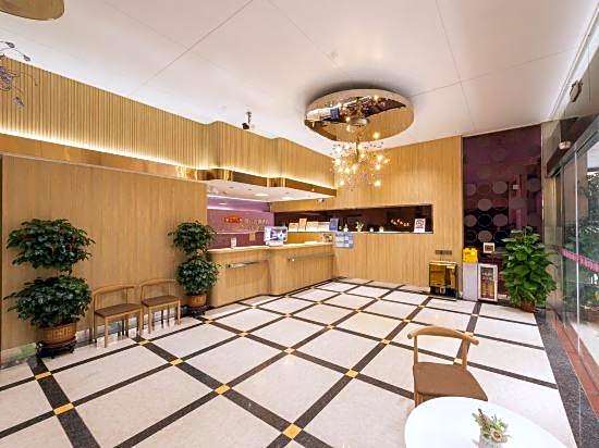 V8 Hotel (Guangzhou Xicun subway station store)
