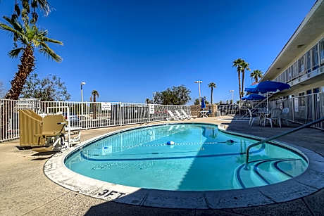 Motel 6 Palm Springs - Rancho Mirage