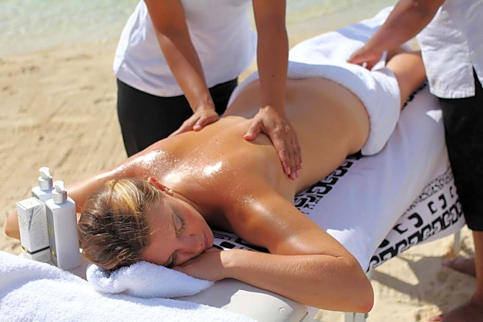 Muri Beach Club Hotel