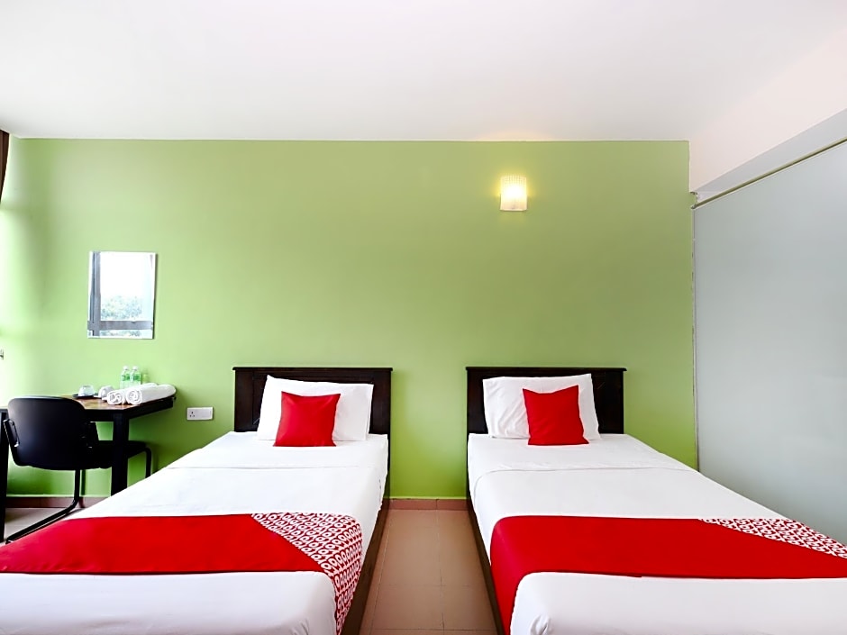 OYO 816 Hotel De Kiara