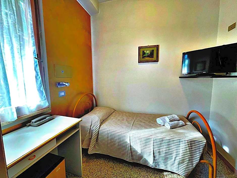 HOTEL AMBRA - Fronte Mare - Vicinissimi al Centro