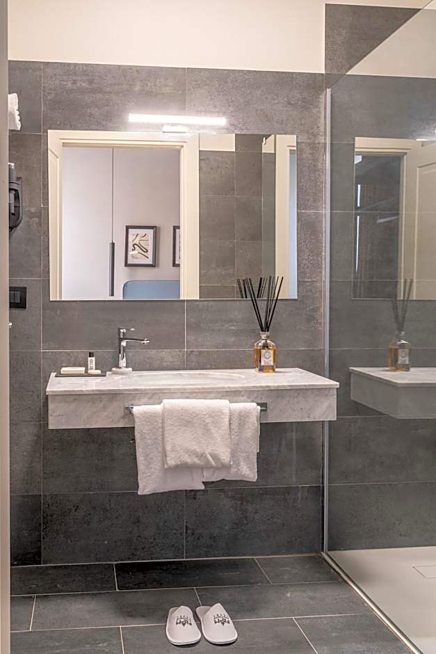 Flom Boutique Hotel