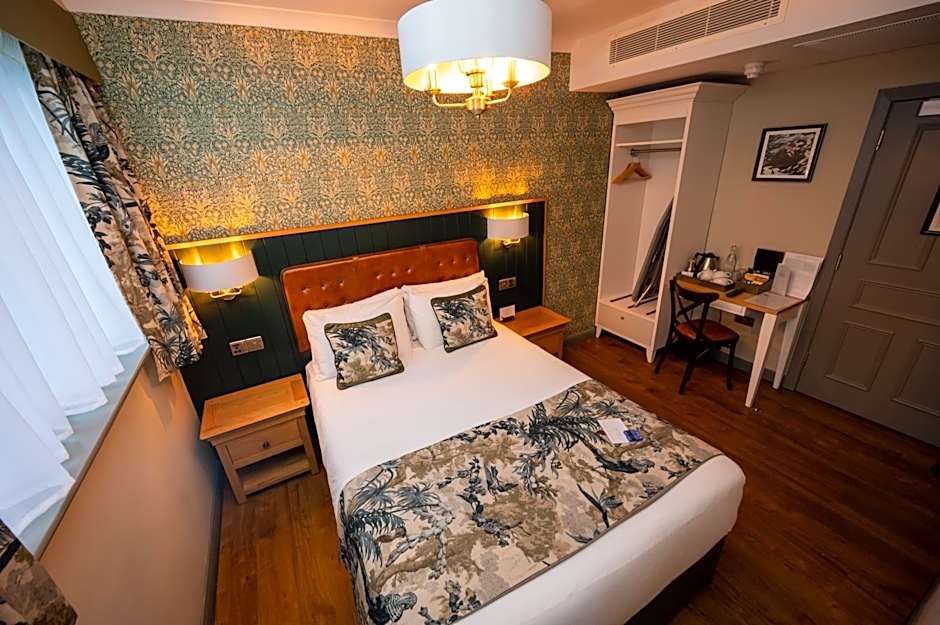 Riverside Hotel by Chef & Brewer Collection