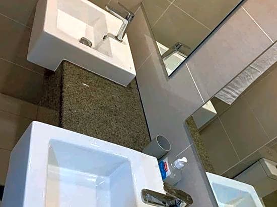 8 Newtown Boulevard by HiveRooms