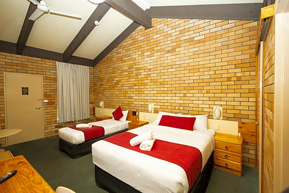 All Travellers Motor Inn