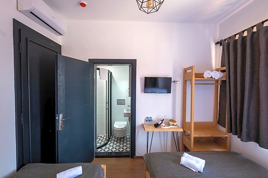 SOLO BOUTIQUE HOTEL