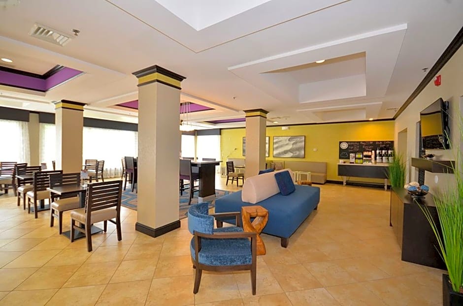 Holiday Inn Express Hotel & Suites Farmington By IHG