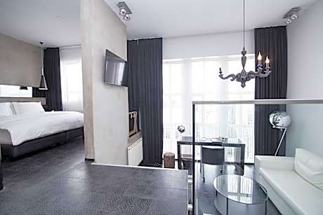 Loft Suite (1 King Bed)