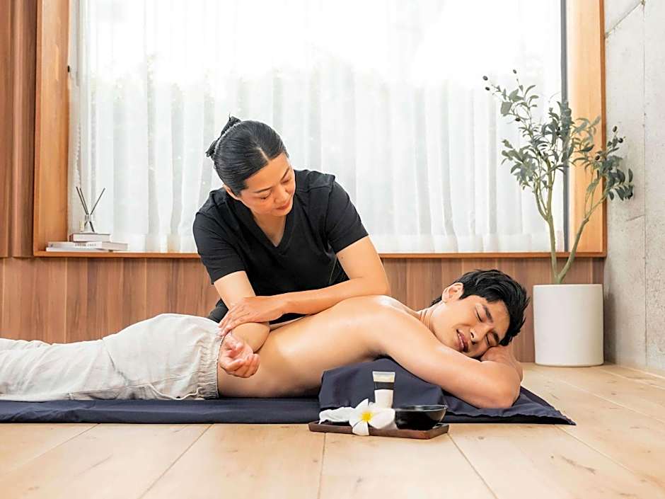 Novotel Living Bangkok Sukhumvit Legacy