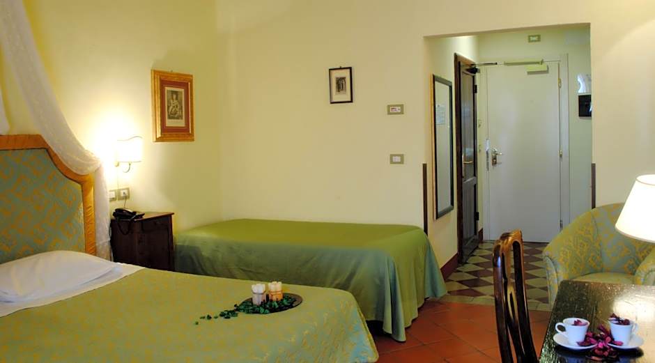 Il Chiostro Del Carmine