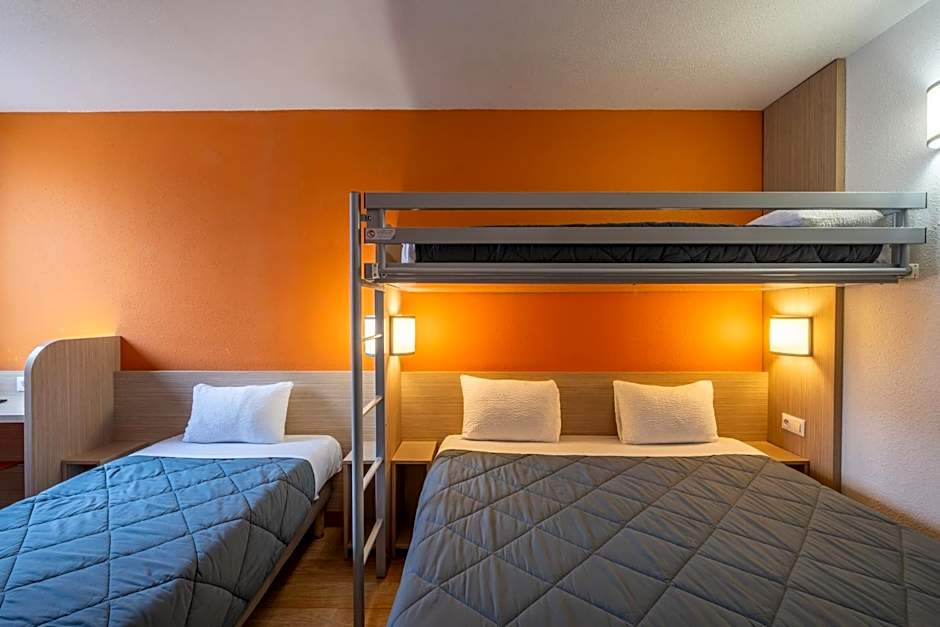 Première Classe Roissy - Aéroport CDG - Le Mesnil-Amelot