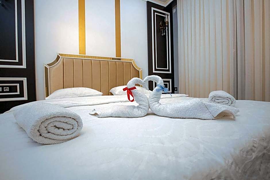 POISON GARDEN SUİTE