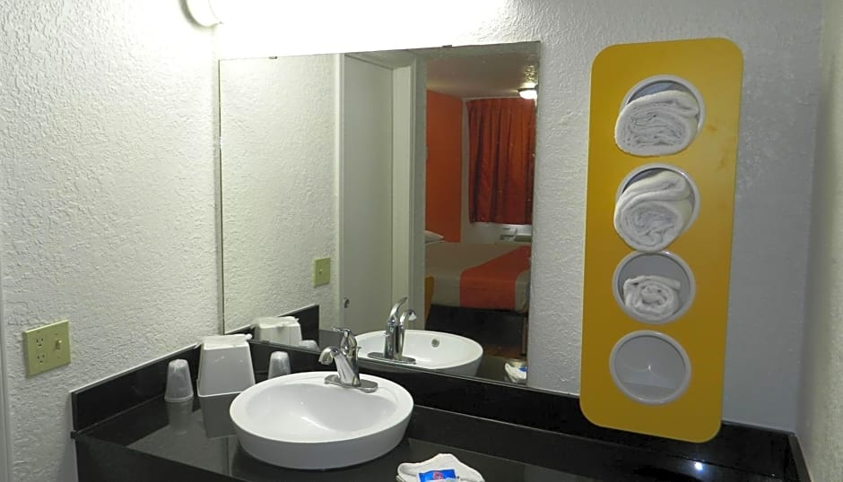 Motel 6-Oklahoma City, OK - Airport East