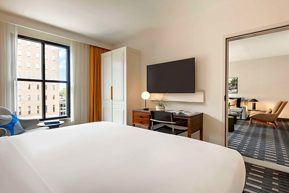 106 Jefferson Huntsville, Curio Collection by Hilton