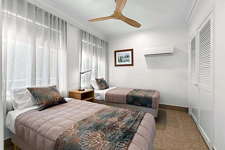 Moonlight Bay Suites