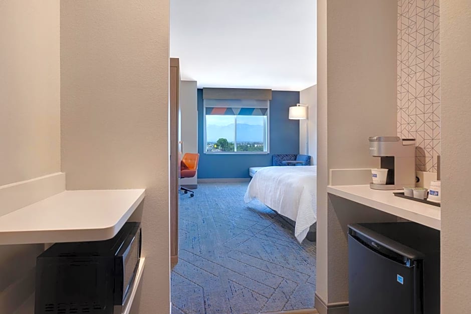 Holiday Inn Express & Suites Chino Hills, an IHG Hotel