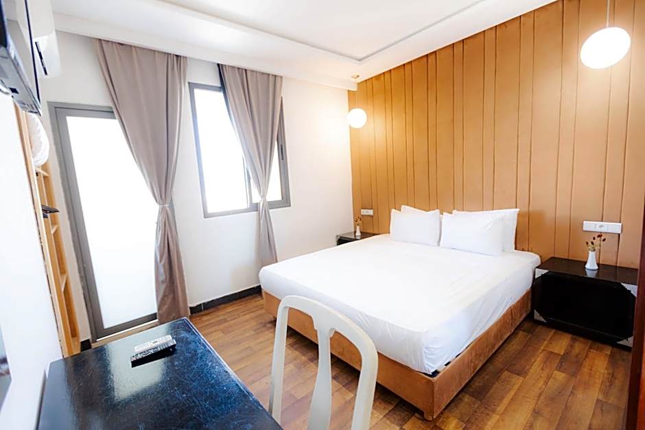 WINDSOR HOTEL CITY CENTER