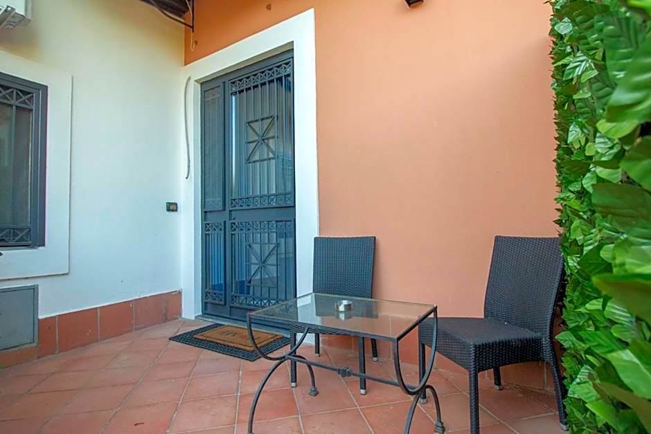 Royal Playa Suite and Apartament -private parking- self chek out