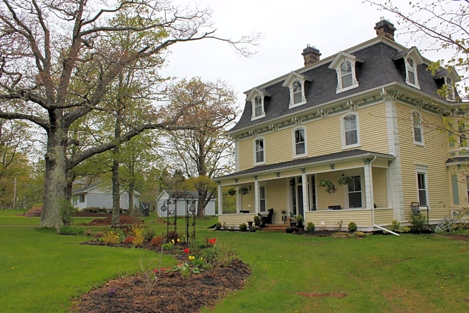 Maplehurst Manor Bed and Breakfast