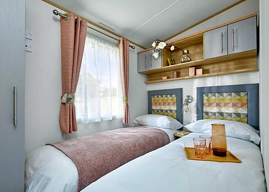 Willows Holiday Park