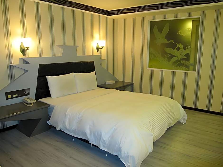 Golden Phoenix Hotel