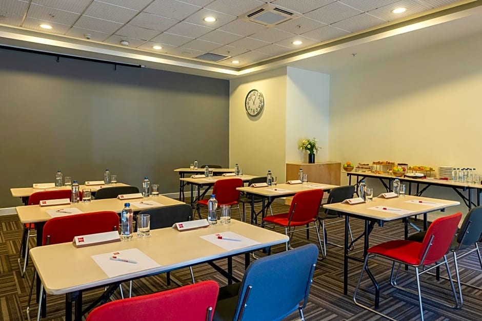 Ibis Izmir Alsancak