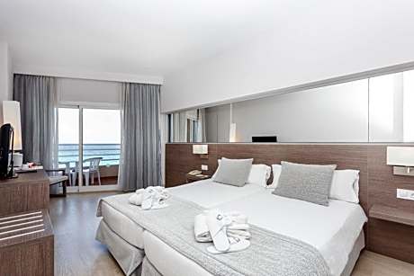Superior Twin Room with Sea View