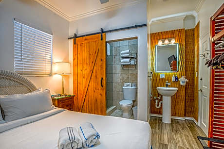 Small Queen Room