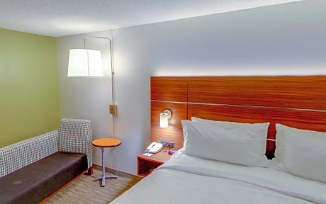 King Room - Mobility Access/Hearing Accessible