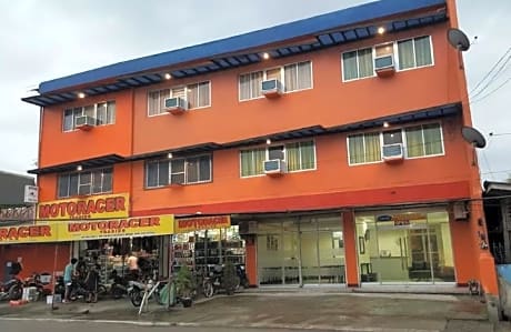 RedDoorz @ Johsons Pension House Butuan City