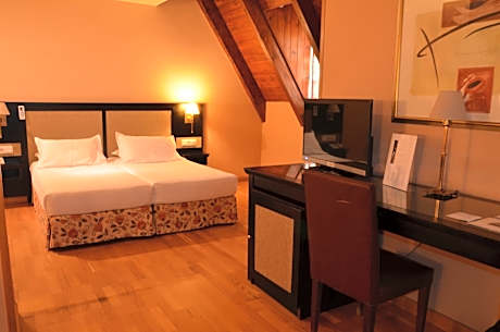 Double or Twin Room with Spa Access
