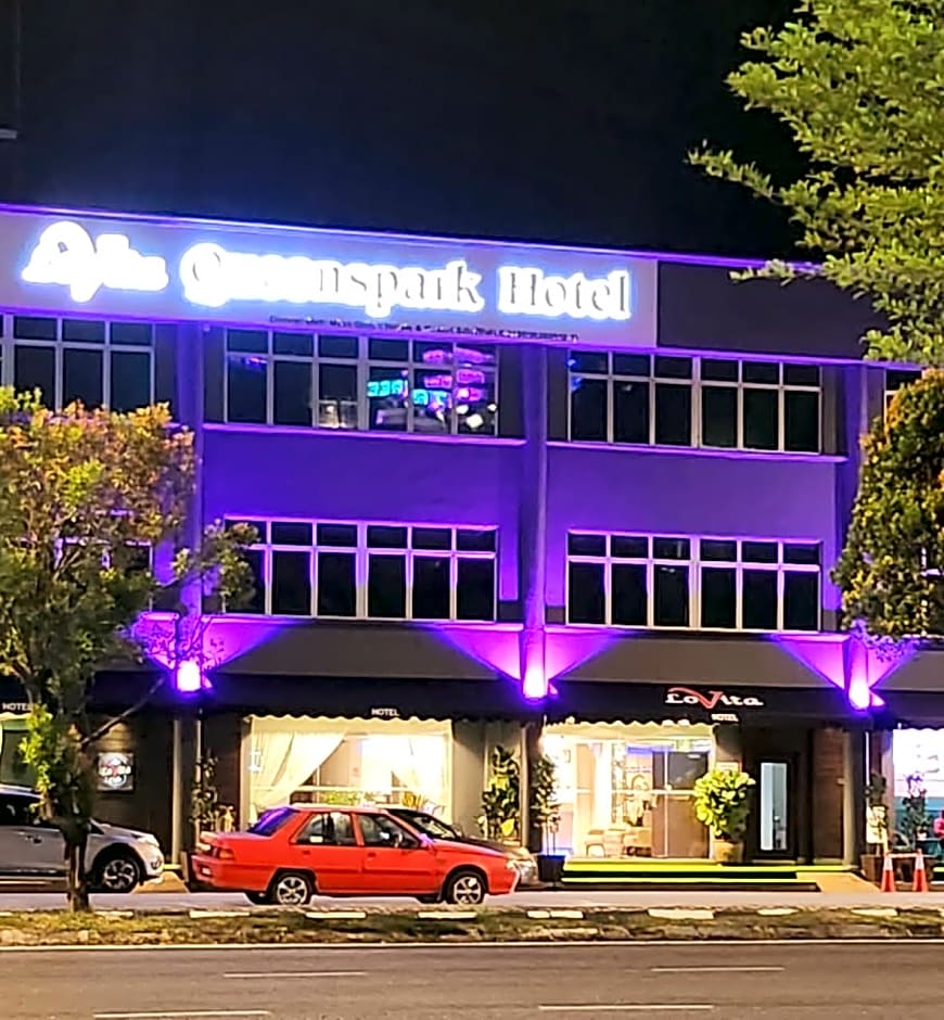 Queenspark Lovita Hotel