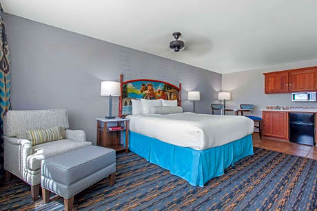 1 King Bed, Nonsmoking