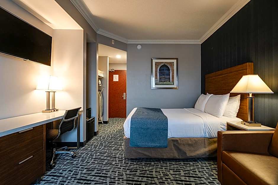 Monte Carlo Inn Toronto West Suites