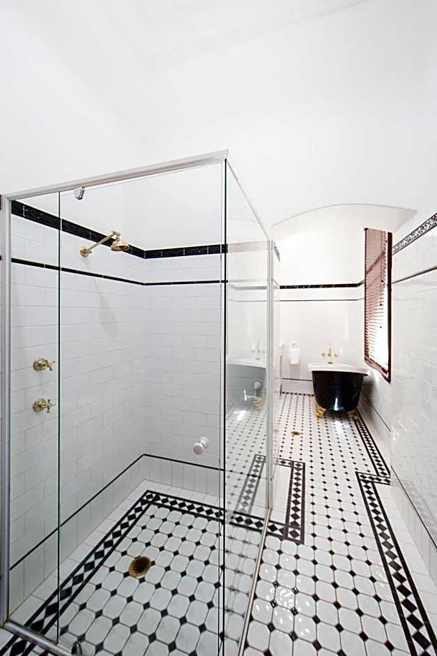 Petersons Armidale Winery and Guesthouse