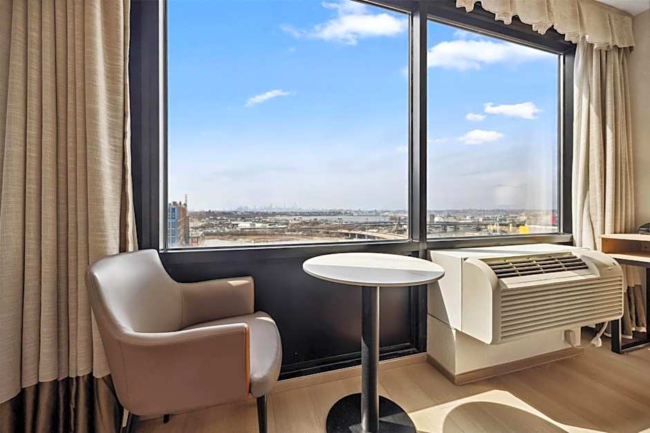 Ramada by Wyndham Flushing Queens